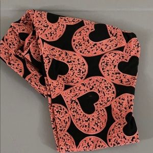 Lularoe Valentine’s Day leggings